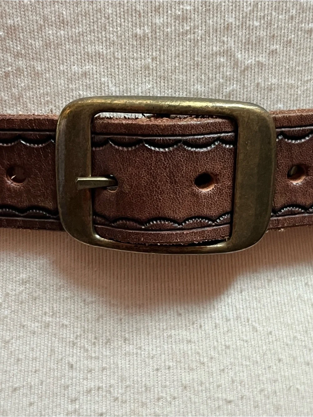 Vintage 1970s Tooled Brown Leather Belt – Scalloped Border & Floral Detail